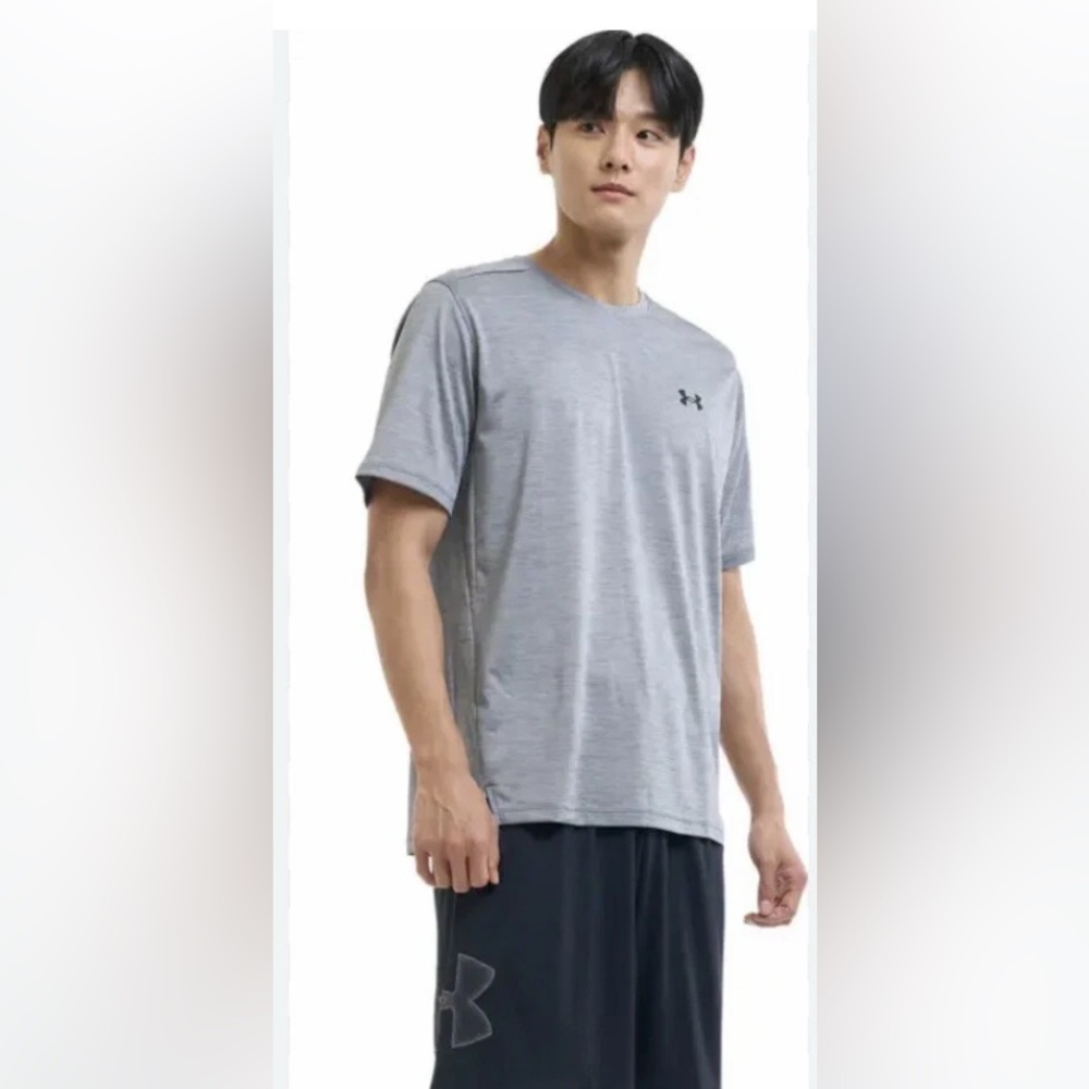 Under Armour UA Tech Vent Loose Heather Gray shirt